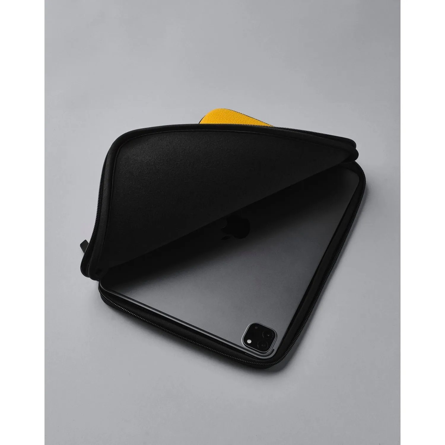 ALPAKA Slim Tablet Sleeve 11"