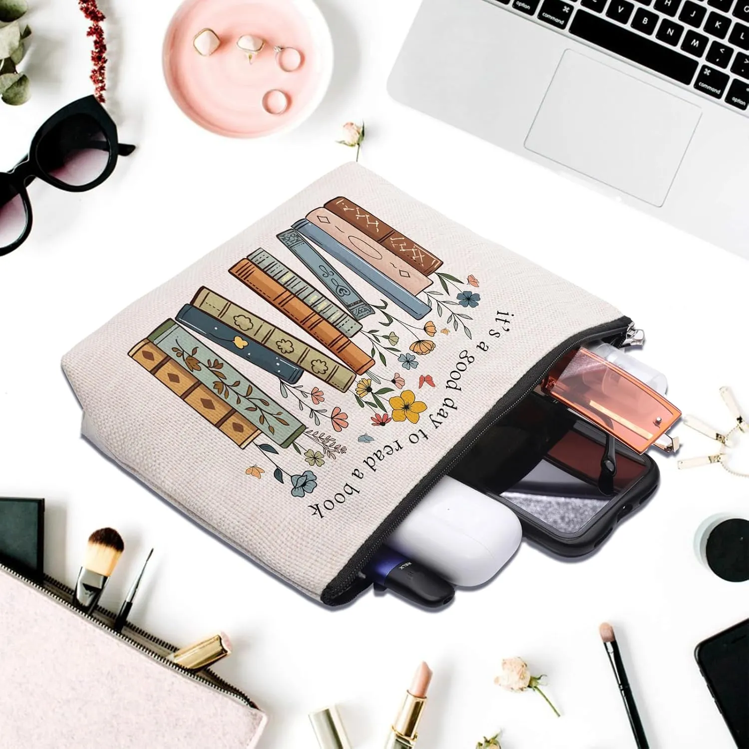 Book Lovers Gifts Makeup Bag, Bookish Gifts for Book Lovers, Bookworm Women Toiletry Pouch, Birthday Christmas Gift Ideas for Reader Literary Librarians Teacher