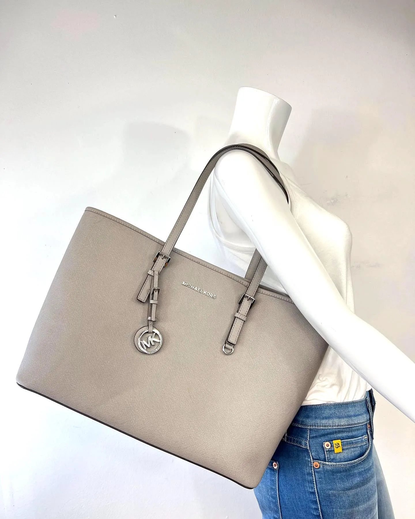 MICHAEL KORS JET SET SAFFIANO LEATHER TOTE BAG