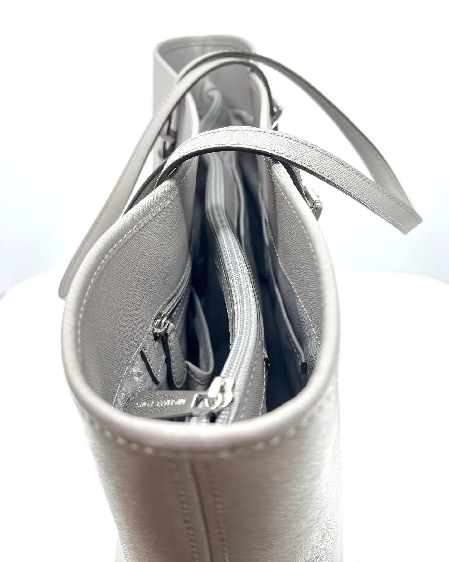MICHAEL KORS JET SET SAFFIANO LEATHER TOTE BAG